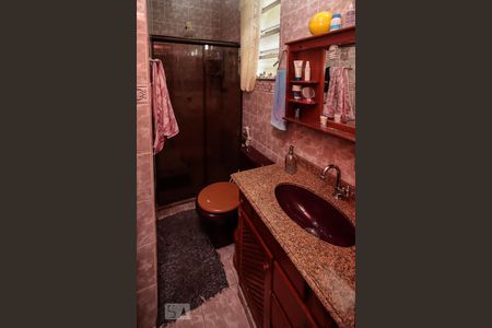 Banheiro de casa à venda com 7 quartos, 300m² em Piedade, Rio de Janeiro