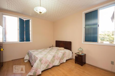 Quarto 1 de casa para alugar com 2 quartos, 80m² em Jardim Floresta, Porto Alegre