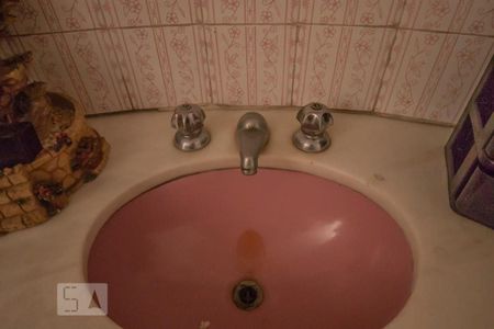 Casa para alugar com 600m², 4 quartos e 4 vagas Casa para alugar com 600m², 4 quartos e 4 vagasBanheiro da Suíte 2