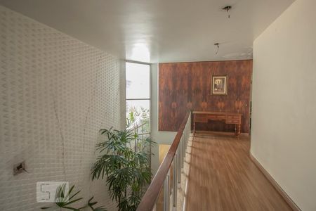 Casa para alugar com 600m², 4 quartos e 4 vagas Casa para alugar com 600m², 4 quartos e 4 vagasCorredor