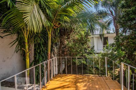 Casa para alugar com 600m², 4 quartos e 4 vagas Casa para alugar com 600m², 4 quartos e 4 vagasVaranda