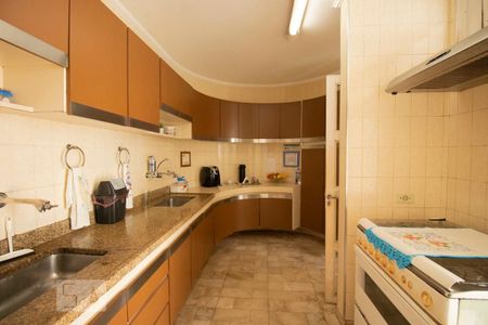 Casa para alugar com 600m², 4 quartos e 4 vagas Casa para alugar com 600m², 4 quartos e 4 vagasCozinha