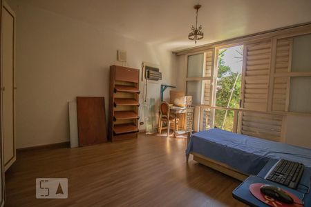 Casa para alugar com 600m², 4 quartos e 4 vagas Casa para alugar com 600m², 4 quartos e 4 vagasQuarto 1