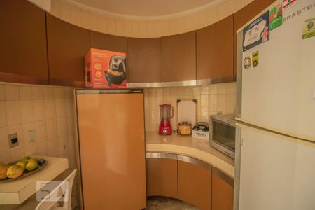 Casa para alugar com 600m², 4 quartos e 4 vagas Casa para alugar com 600m², 4 quartos e 4 vagasCozinha