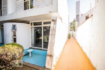 Casa para alugar com 600m², 4 quartos e 4 vagas Casa para alugar com 600m², 4 quartos e 4 vagasÁrea Externa