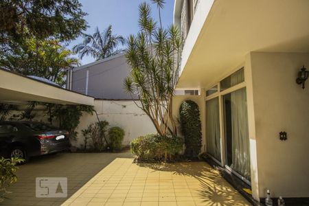 Casa para alugar com 600m², 4 quartos e 4 vagas Casa para alugar com 600m², 4 quartos e 4 vagasGaragem