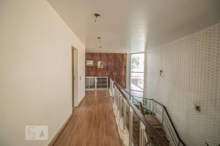 Casa para alugar com 600m², 4 quartos e 4 vagas Casa para alugar com 600m², 4 quartos e 4 vagasCorredor