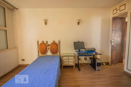 Casa para alugar com 600m², 4 quartos e 4 vagas Casa para alugar com 600m², 4 quartos e 4 vagasQuarto 1