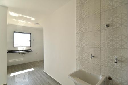 Cozinha e Área de Serviço de kitnet/studio para alugar com 1 quarto, 35m² em Vila Sao Geraldo, São Paulo