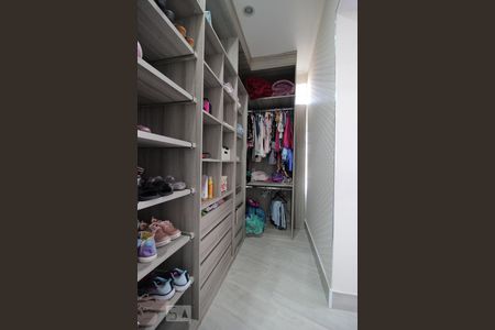 Closet da Suíte 2 de casa à venda com 3 quartos, 215m² em Parque São Luís, São Paulo