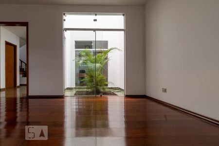 Sala de casa à venda com 4 quartos, 360m² em Planalto Paulista, São Paulo