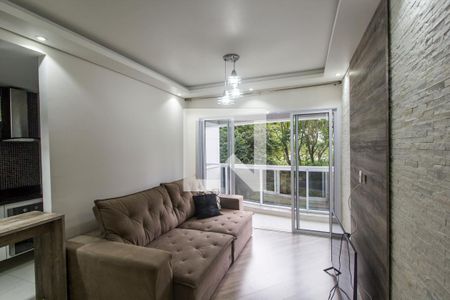 Sala de TV de apartamento para alugar com 1 quarto, 50m² em Empresarial 18 do Forte, Barueri