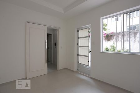 Sala de casa para alugar com 1 quarto, 32m² em Vila Isabel, Rio de Janeiro