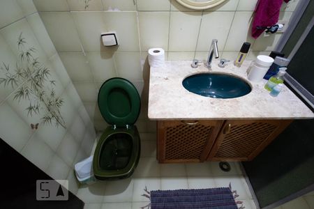 Banheiro de kitnet/studio à venda com 3 quartos, 175m² em Vila Pirajussara, São Paulo