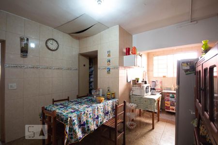 Cozinha de kitnet/studio à venda com 3 quartos, 175m² em Vila Pirajussara, São Paulo