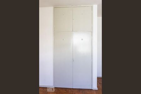 Sala 2 de apartamento para alugar com 4 quartos, 140m² em Pampulha, Belo Horizonte