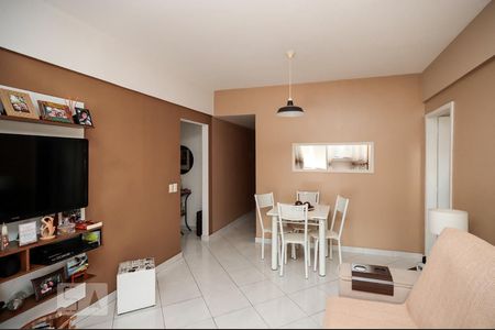 Apartamento à venda com 91m², 2 quartos e 1 vagaSala