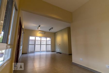 Sala de casa de condomínio para alugar com 3 quartos, 134m² em Urbanova, São José dos Campos