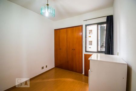 Quarto de apartamento à venda com 1 quarto, 63m² em Centro, Campinas