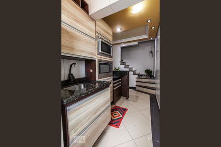 Cozinha 1 de apartamento à venda com 2 quartos, 190m² em Vila Tibiriçá, Santo André