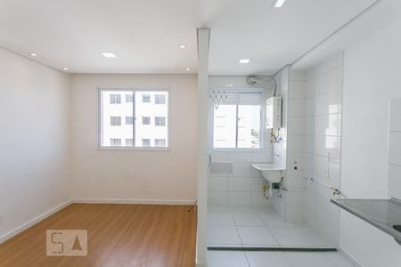 Sala e Cozinha de apartamento à venda com 2 quartos, 42m² em Vila Ema, São Paulo