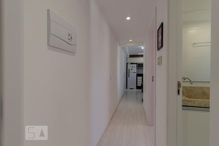 Corredor de apartamento para alugar com 2 quartos, 55m² em Jardim São Savério, São Paulo
