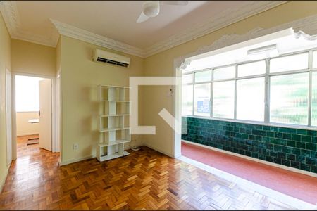 Sala de apartamento à venda com 2 quartos, 76m² em Centro, Niterói