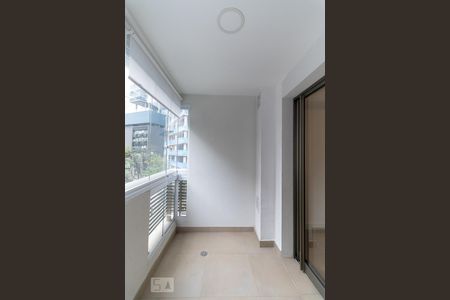 Varanda de kitnet/studio à venda com 1 quarto, 24m² em Vila Madalena, São Paulo