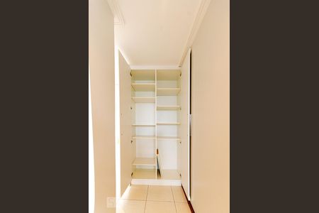 Corredor Armário de apartamento para alugar com 2 quartos, 80m² em Graça, Salvador