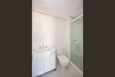 Banheiro de apartamento à venda com 1 quarto, 51m² em Petrópolis, Porto Alegre
