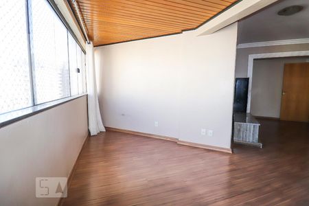 Sala de apartamento para alugar com 3 quartos, 84m² em Setor Bueno, Goiânia