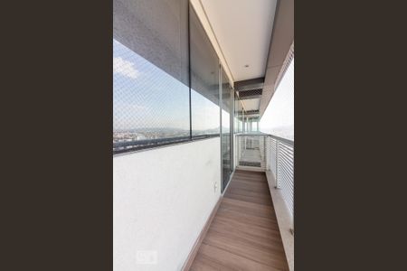 Varanda de kitnet/studio para alugar com 1 quarto, 51m² em Centro, Osasco