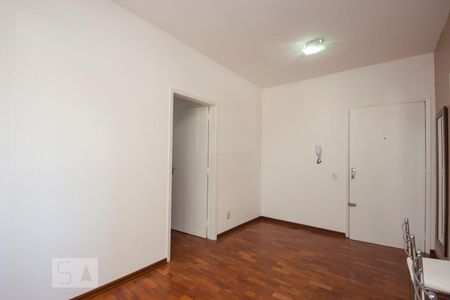 Sala de apartamento para alugar com 1 quarto, 39m² em Petrópolis, Porto Alegre