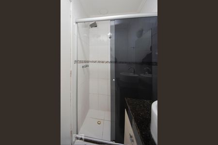 Banheiro de apartamento para alugar com 1 quarto, 39m² em Petrópolis, Porto Alegre