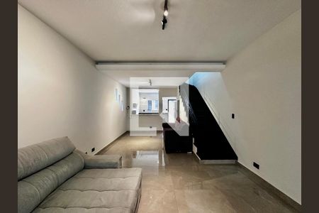 Sala de casa à venda com 2 quartos, 140m² em Vila Gertrudes, São Paulo