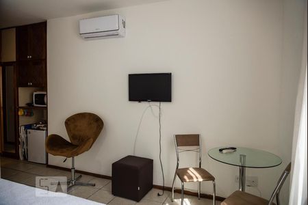 Sala/Quarto/Cozinha de apartamento para alugar com 1 quarto, 28m² em Copacabana, Rio de Janeiro