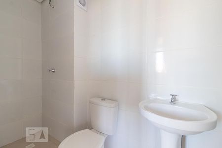 Banheiro de apartamento à venda com 2 quartos, 45m² em Protásio Alves, Porto Alegre