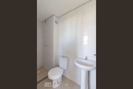 Banheiro de apartamento à venda com 2 quartos, 45m² em Protásio Alves, Porto Alegre