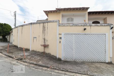 Fachada de casa à venda com 3 quartos, 250m² em Jardim Peri Peri, São Paulo