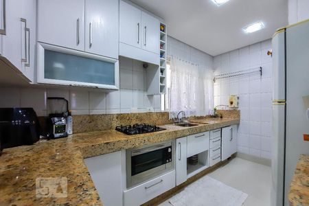 Apartamento à venda com 74m², 3 quartos e 2 vagas Apartamento à venda com 74m², 3 quartos e 2 vagasCozinha