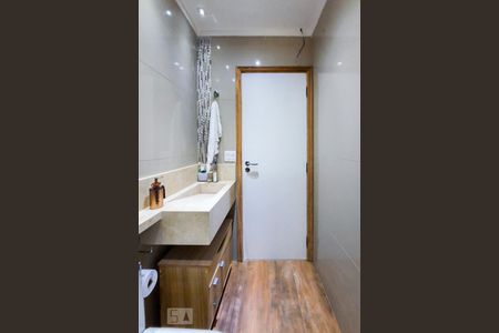 Apartamento à venda com 74m², 3 quartos e 2 vagas Apartamento à venda com 74m², 3 quartos e 2 vagasBanheiro Social