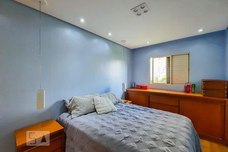 Apartamento à venda com 74m², 3 quartos e 2 vagas Apartamento à venda com 74m², 3 quartos e 2 vagasSuíte