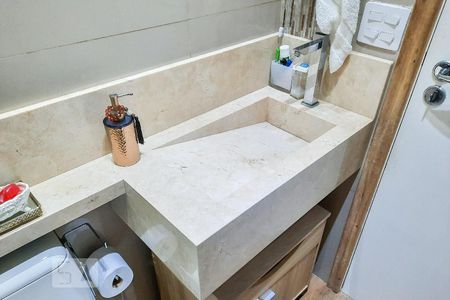 Apartamento à venda com 74m², 3 quartos e 2 vagas Apartamento à venda com 74m², 3 quartos e 2 vagasBanheiro Social