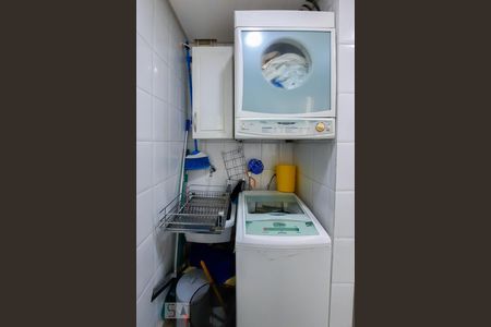 Apartamento à venda com 74m², 3 quartos e 2 vagas Apartamento à venda com 74m², 3 quartos e 2 vagasÁrea de Serviço