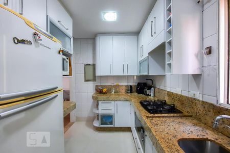 Apartamento à venda com 74m², 3 quartos e 2 vagas Apartamento à venda com 74m², 3 quartos e 2 vagasCozinha