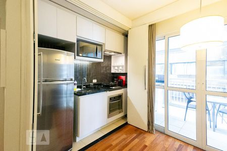 Sala e Cozinha de apartamento para alugar com 1 quarto, 43m² em Vila Olímpia, São Paulo