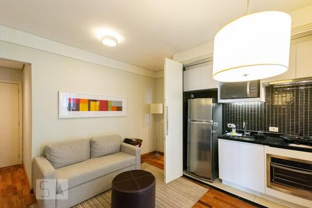 Sala e Cozinha de apartamento para alugar com 1 quarto, 43m² em Vila Olímpia, São Paulo