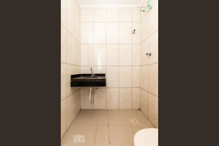 Banheiro de casa para alugar com 1 quarto, 39m² em Vila Buenos Aires, São Paulo