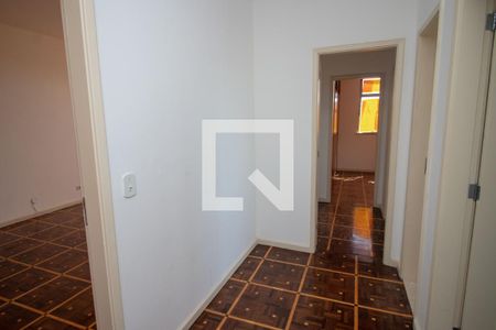 Corredor de apartamento para alugar com 3 quartos, 100m² em Jardim Guanabara, Rio de Janeiro