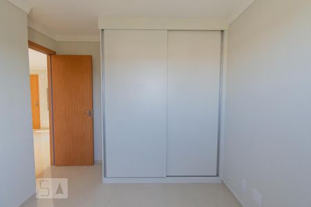 Quarto 1 - Armários de apartamento para alugar com 2 quartos, 47m² em Jardim São Gabriel, Campinas